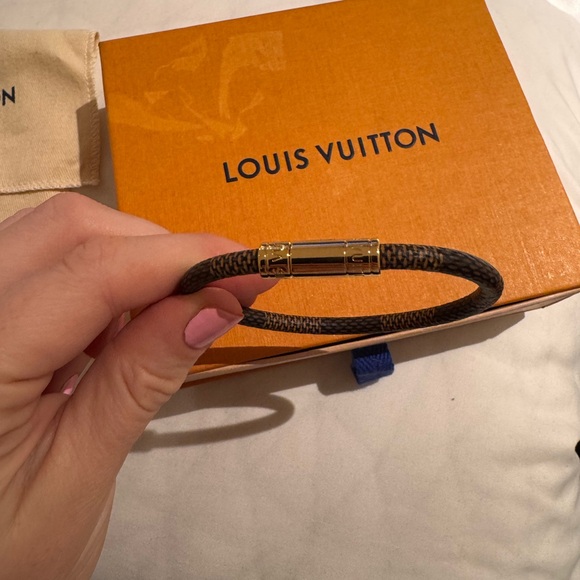 Louis Vuitton Keep It Bracelet Never Worn - Picture 5 of 5